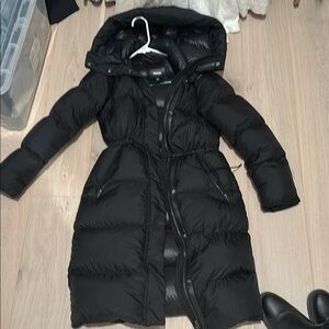 Mackage ishani black puffer coat